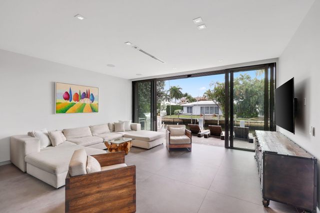 830 NE 71st Street, Boca Raton, FL 33487