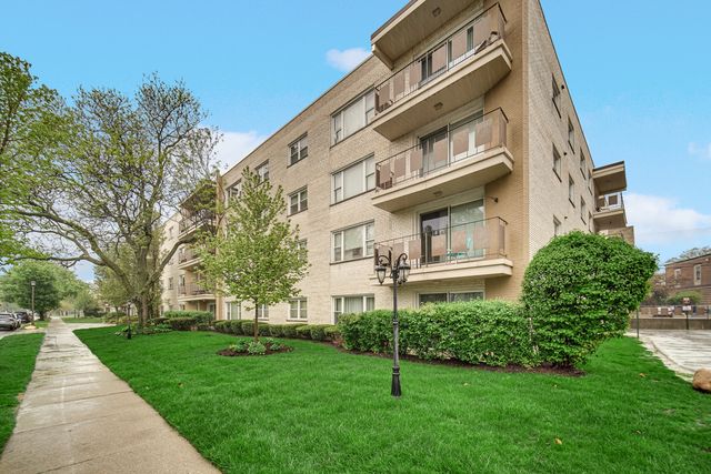 8210 ELMWOOD Street 314, Skokie, IL 60077