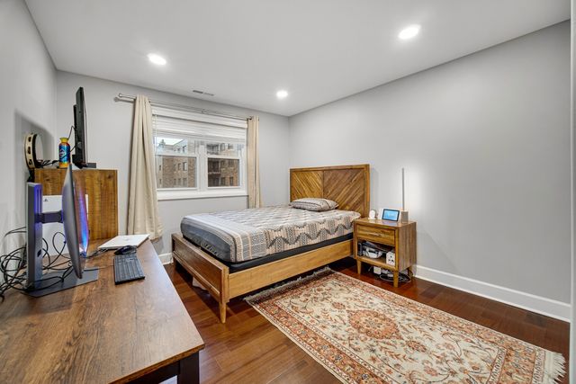 8210 ELMWOOD Street 314, Skokie, IL 60077