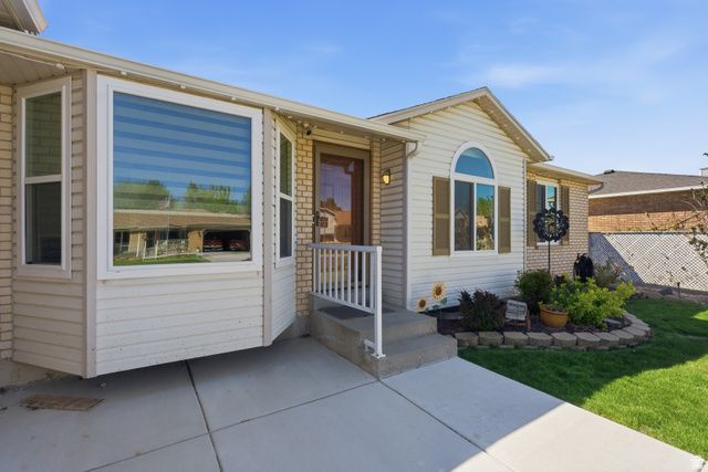 2539 W MASONS MILE DR, Taylorsville, UT 84129