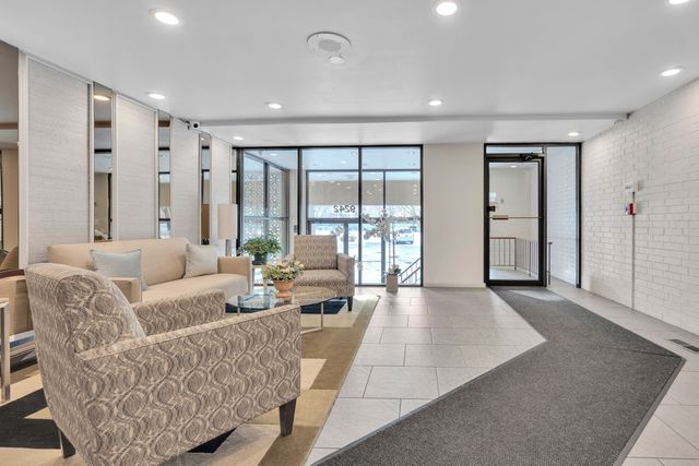 9242 Gross Point Road 310, Skokie, IL 60077