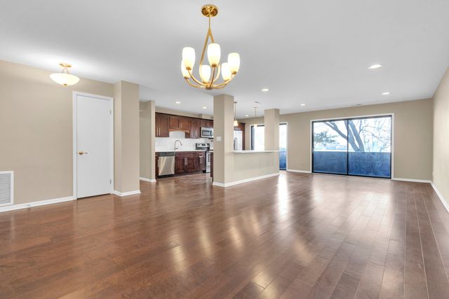 9242 Gross Point Road 310, Skokie, IL 60077