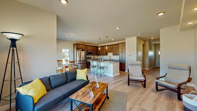 212 Settlers DRIVE, Jefferson, WI 53549