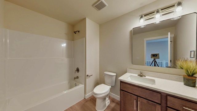 212 Settlers DRIVE, Jefferson, WI 53549