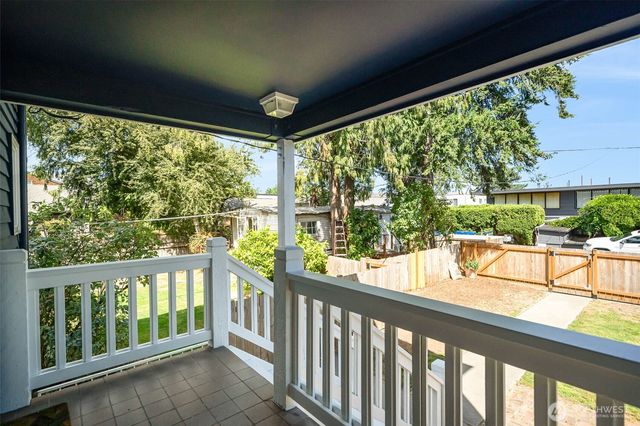 2006 42nd Avenue E, Seattle, WA 98112