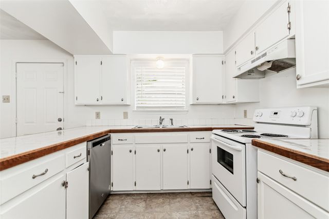 11050 Wyatt Street, Dallas, TX 75218