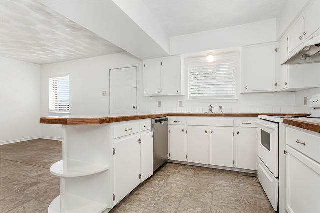 11050 Wyatt Street, Dallas, TX 75218