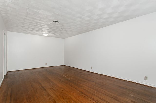 11050 Wyatt Street, Dallas, TX 75218