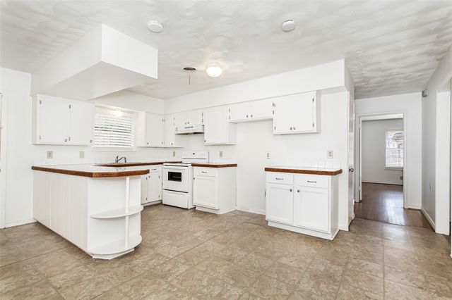 11050 Wyatt Street, Dallas, TX 75218