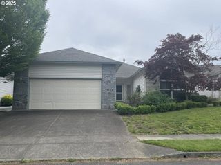 15732 Ne RUSSELL St, Portland, OR 97230