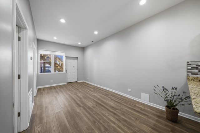 2812 S Trumbull Avenue, Chicago, IL 60623