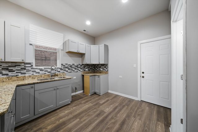 2812 S Trumbull Avenue, Chicago, IL 60623