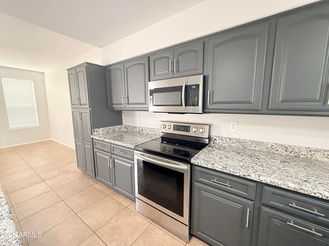325 W LE MARCHE Avenue, Phoenix, AZ 85023
