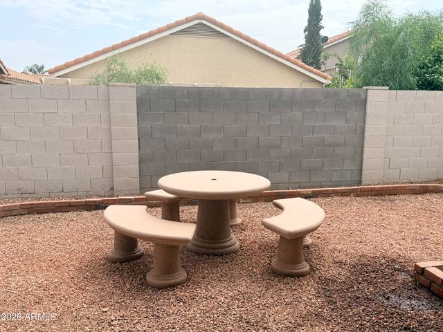 325 W LE MARCHE Avenue, Phoenix, AZ 85023