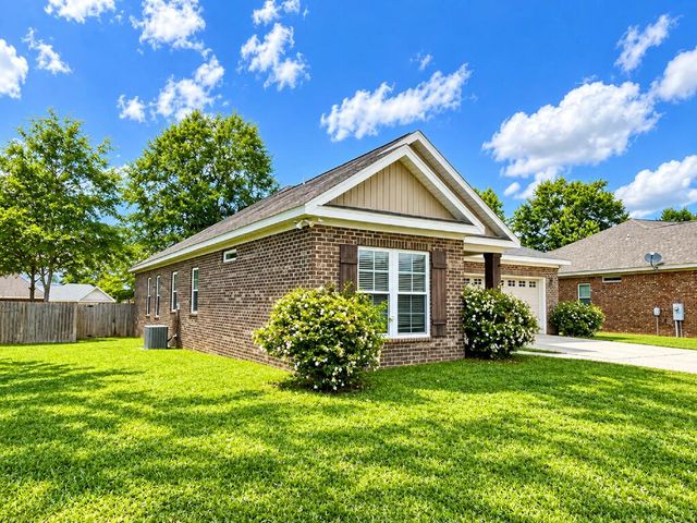 114 Brattleboro Ct, Dothan, AL 36301
