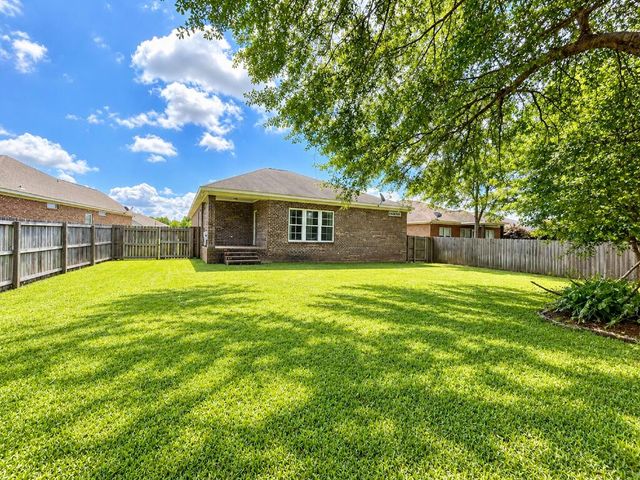 114 Brattleboro Ct, Dothan, AL 36301