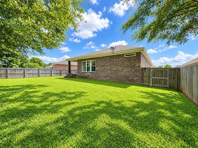114 Brattleboro Ct, Dothan, AL 36301
