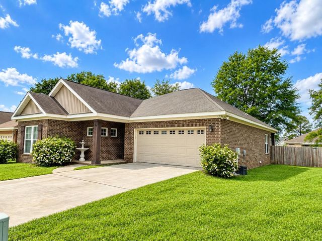 114 Brattleboro Ct, Dothan, AL 36301