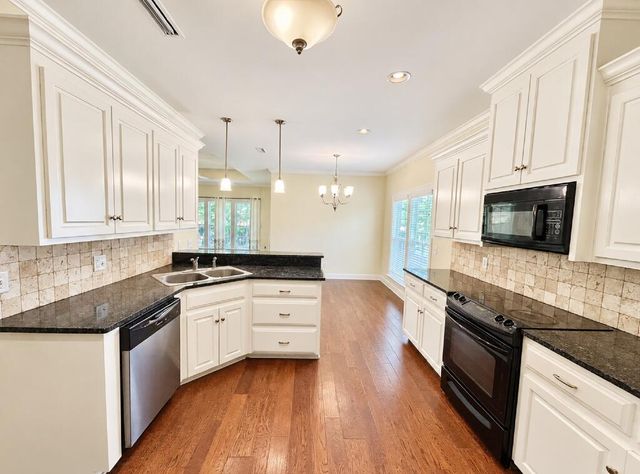 114 Brattleboro Ct, Dothan, AL 36301