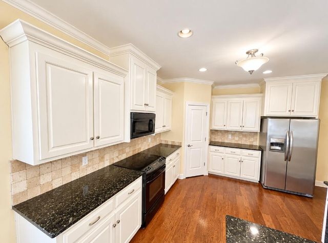114 Brattleboro Ct, Dothan, AL 36301