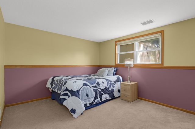 846 Jonathan Drive, Apple Valley, MN 55124
