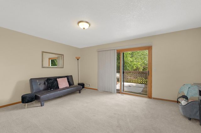 846 Jonathan Drive, Apple Valley, MN 55124