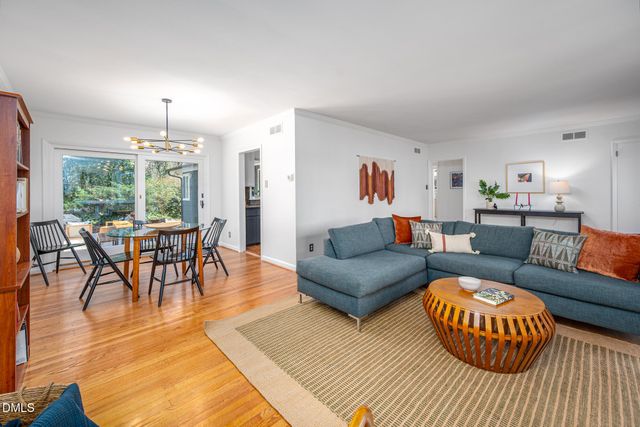 1109 Sourwood Circle, Chapel Hill, NC 27517