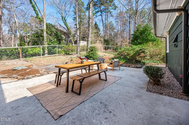 1109 Sourwood Circle, Chapel Hill, NC 27517