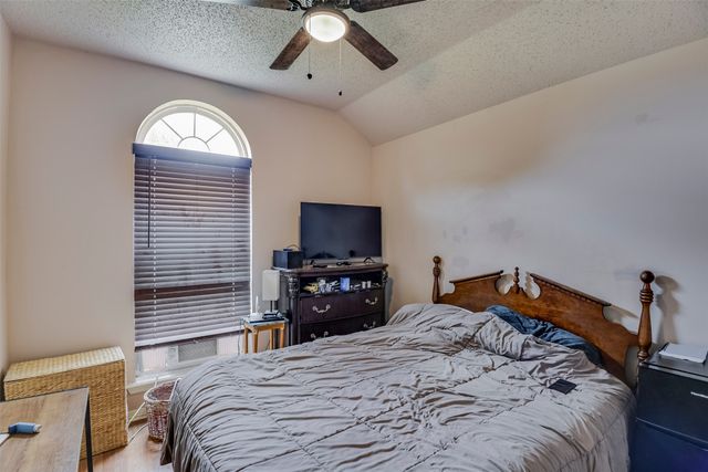 835 Shady Brook Lane, Red Oak, TX 75154