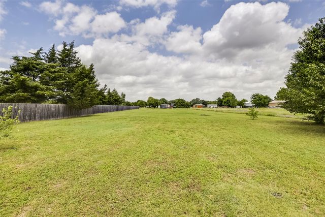 835 Shady Brook Lane, Red Oak, TX 75154