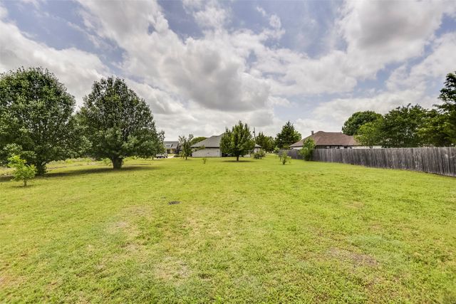 835 Shady Brook Lane, Red Oak, TX 75154