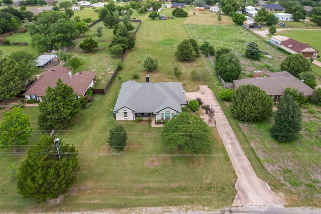 835 Shady Brook Lane, Red Oak, TX 75154