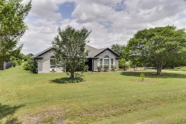 835 Shady Brook Lane, Red Oak, TX 75154