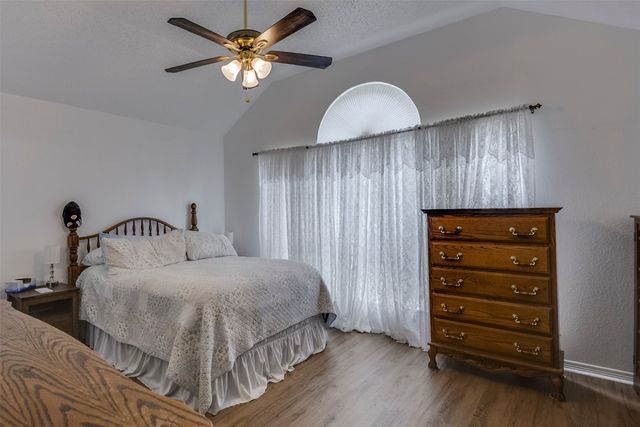 835 Shady Brook Lane, Red Oak, TX 75154