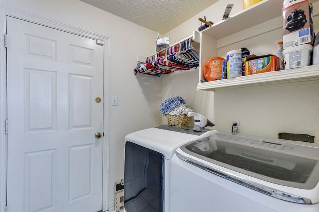 835 Shady Brook Lane, Red Oak, TX 75154