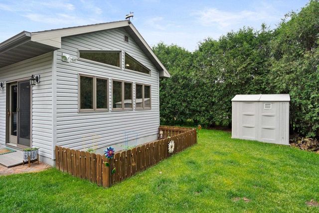 W2585 OAKBROOK COURT, Appleton, WI 54915
