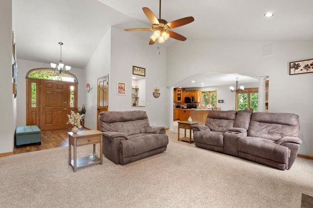 W2585 OAKBROOK COURT, Appleton, WI 54915