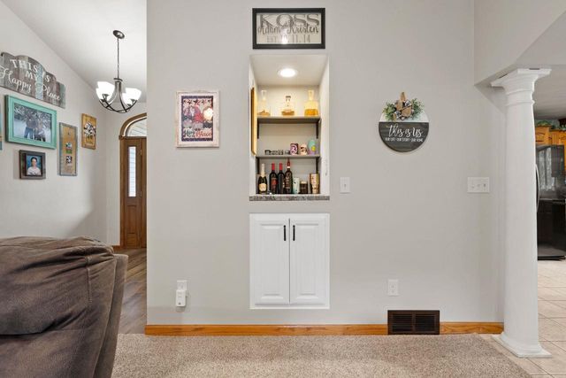 W2585 OAKBROOK COURT, Appleton, WI 54915