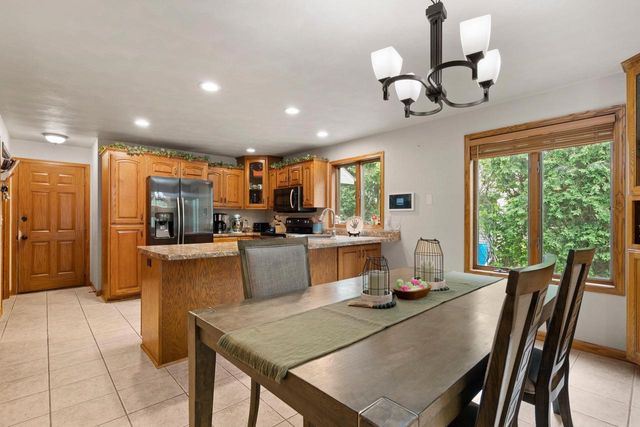 W2585 OAKBROOK COURT, Appleton, WI 54915