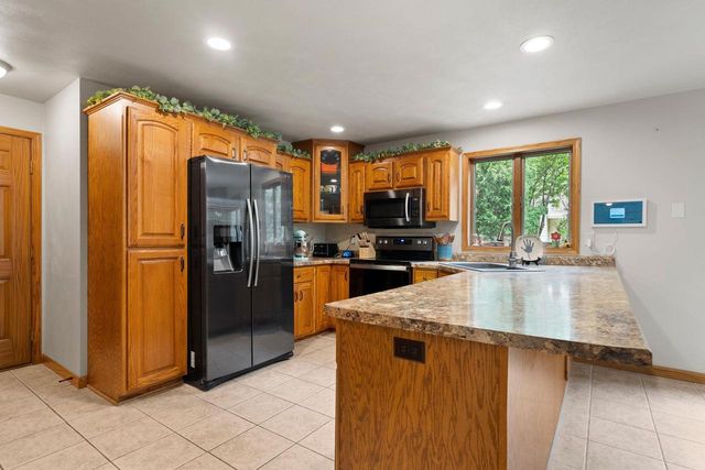 W2585 OAKBROOK COURT, Appleton, WI 54915