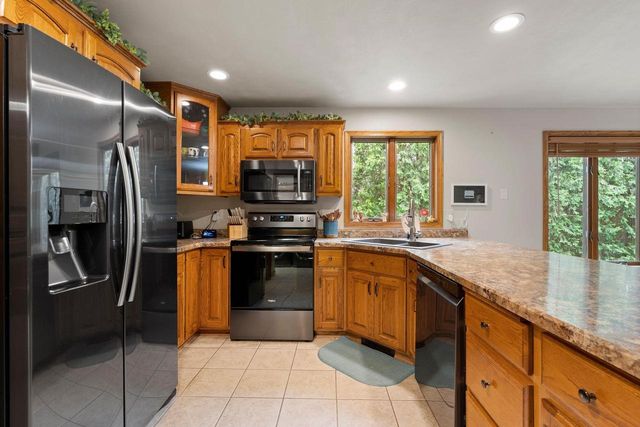 W2585 OAKBROOK COURT, Appleton, WI 54915