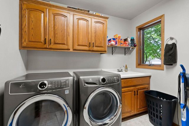 W2585 OAKBROOK COURT, Appleton, WI 54915
