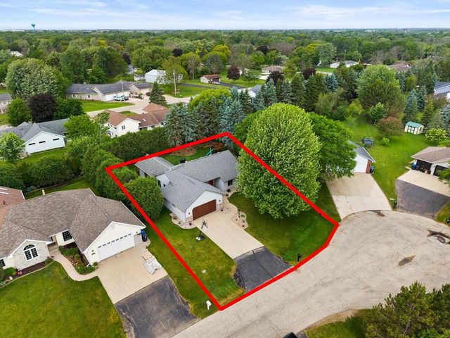 W2585 OAKBROOK COURT, Appleton, WI 54915
