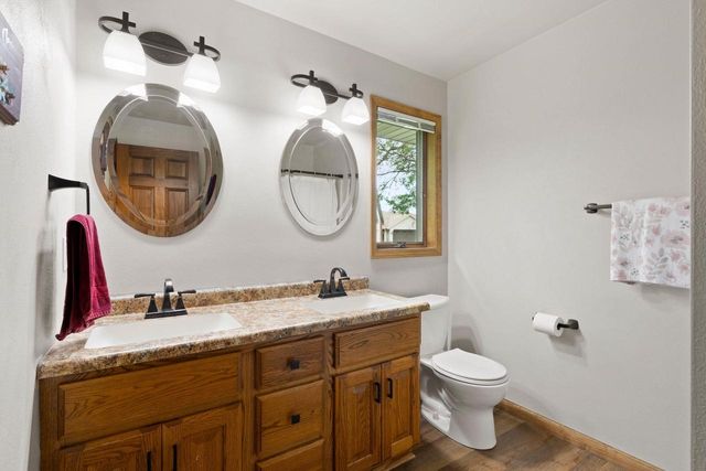W2585 OAKBROOK COURT, Appleton, WI 54915