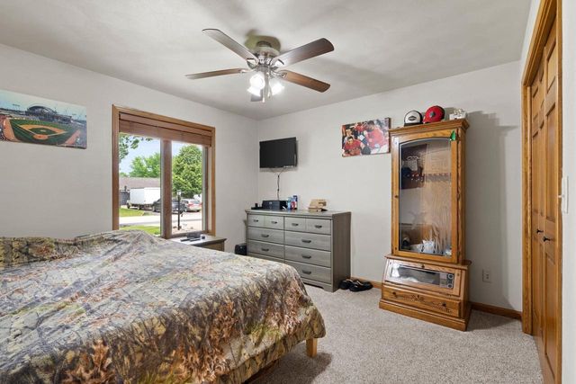 W2585 OAKBROOK COURT, Appleton, WI 54915