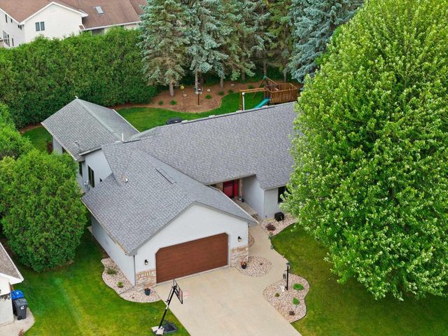 W2585 OAKBROOK COURT, Appleton, WI 54915