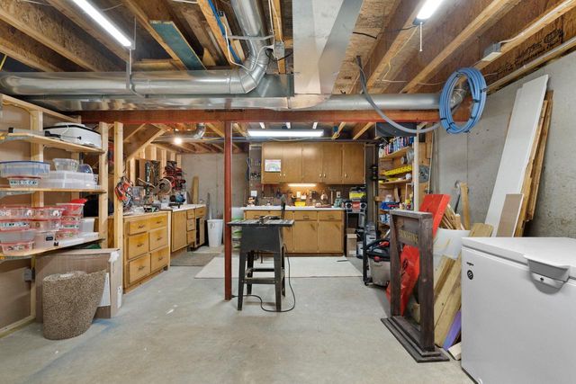 W2585 OAKBROOK COURT, Appleton, WI 54915