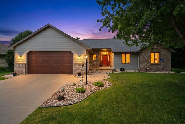 W2585 OAKBROOK COURT, Appleton, WI 54915
