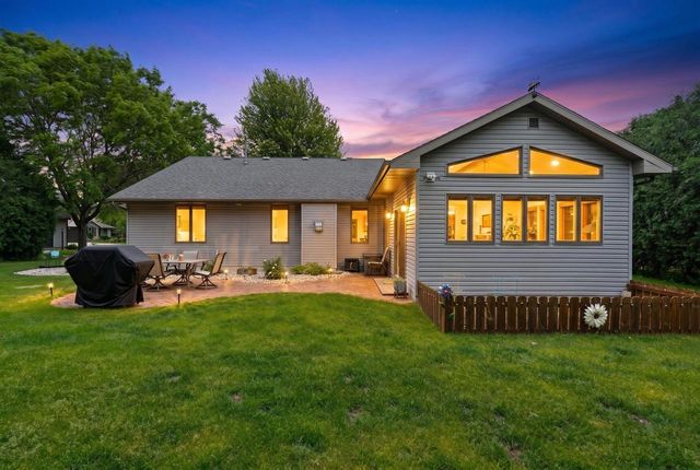 W2585 OAKBROOK COURT, Appleton, WI 54915