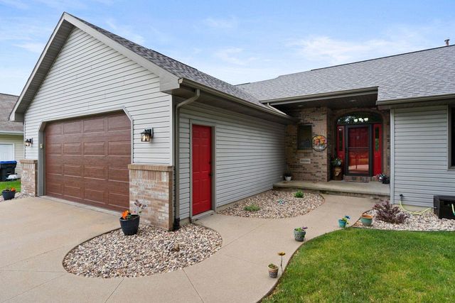 W2585 OAKBROOK COURT, Appleton, WI 54915